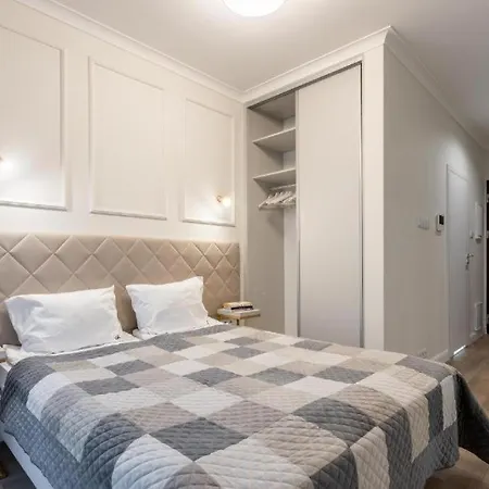 Urban Chic - Luxury For Up To 15 Guests In Mennica Residence, Center Apartment Warschau