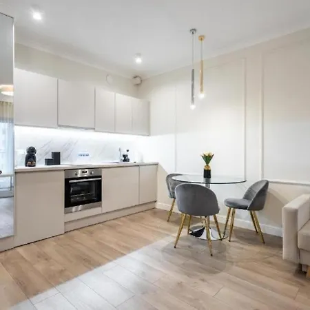 Urban Chic - Luxury For Up To 15 Guests In Mennica Residence, Center