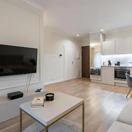 דירה Urban Chic - Luxury For Up To 15 Guests In Mennica Residence, Center ורשה