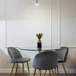 شقة Urban Chic - Luxury For Up To 15 Guests In Mennica Residence, Center وارسو